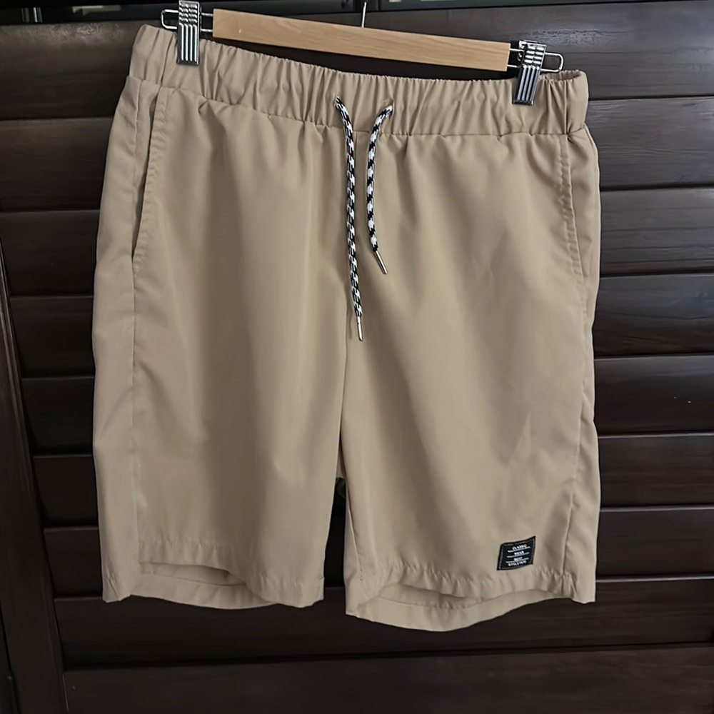 Beige sport shorts - medium
